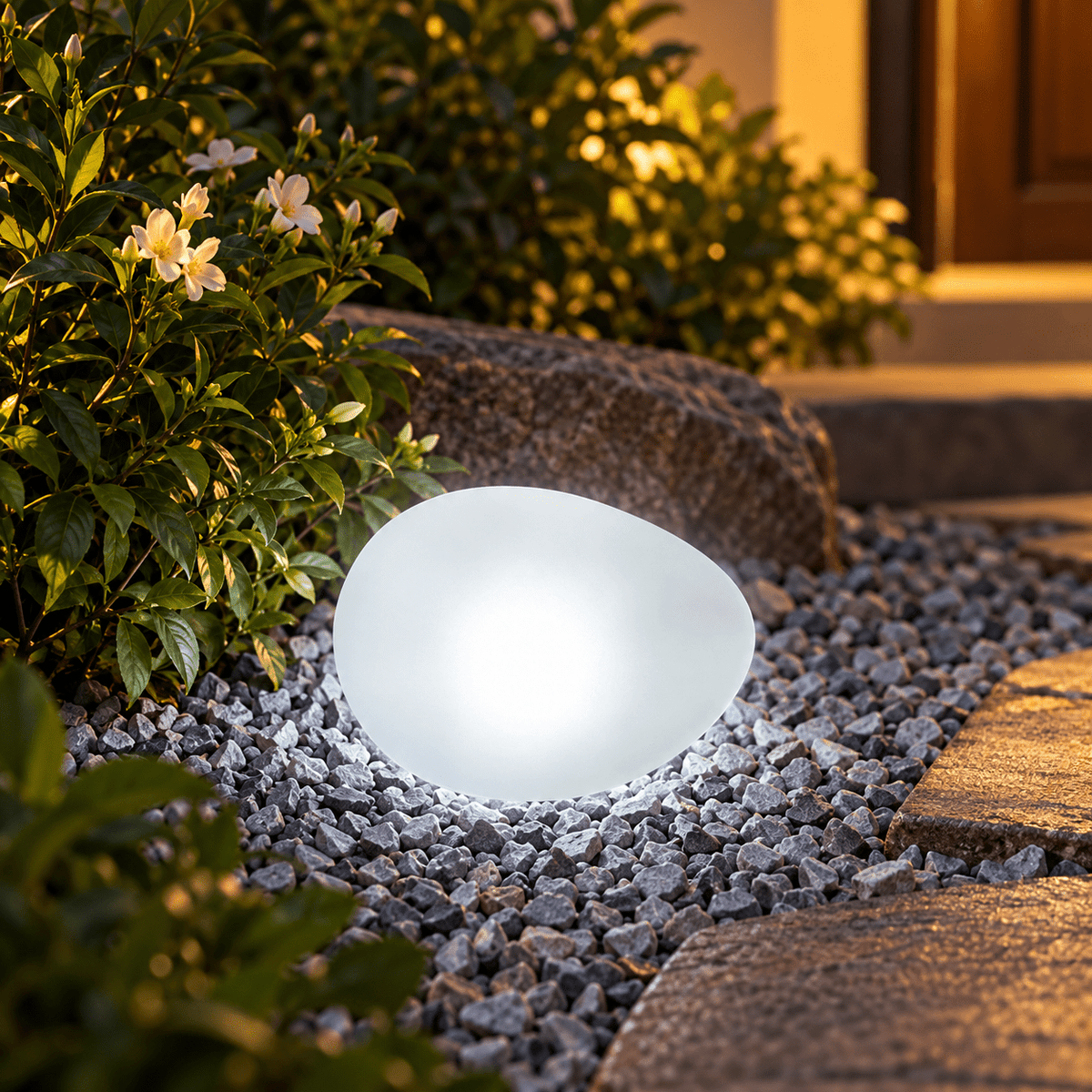 solar cobblestone garden light alternate finish view